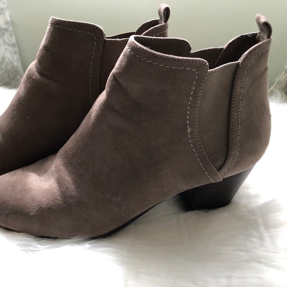 Taupe Suede Slip-On Boots- Unisa Size 8 - Picture 2 of 10